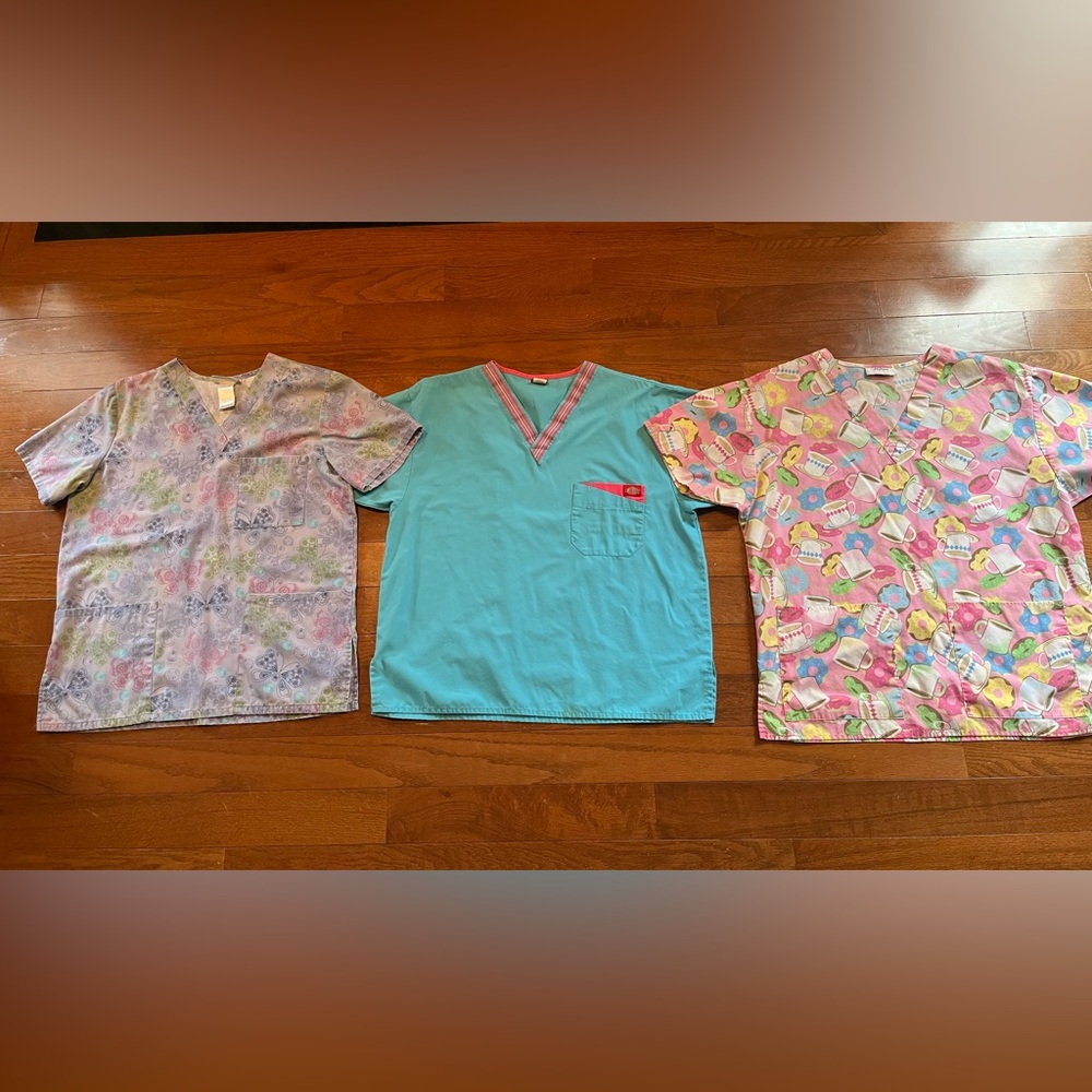 3 Women’s Scrub Top Lot Size Small